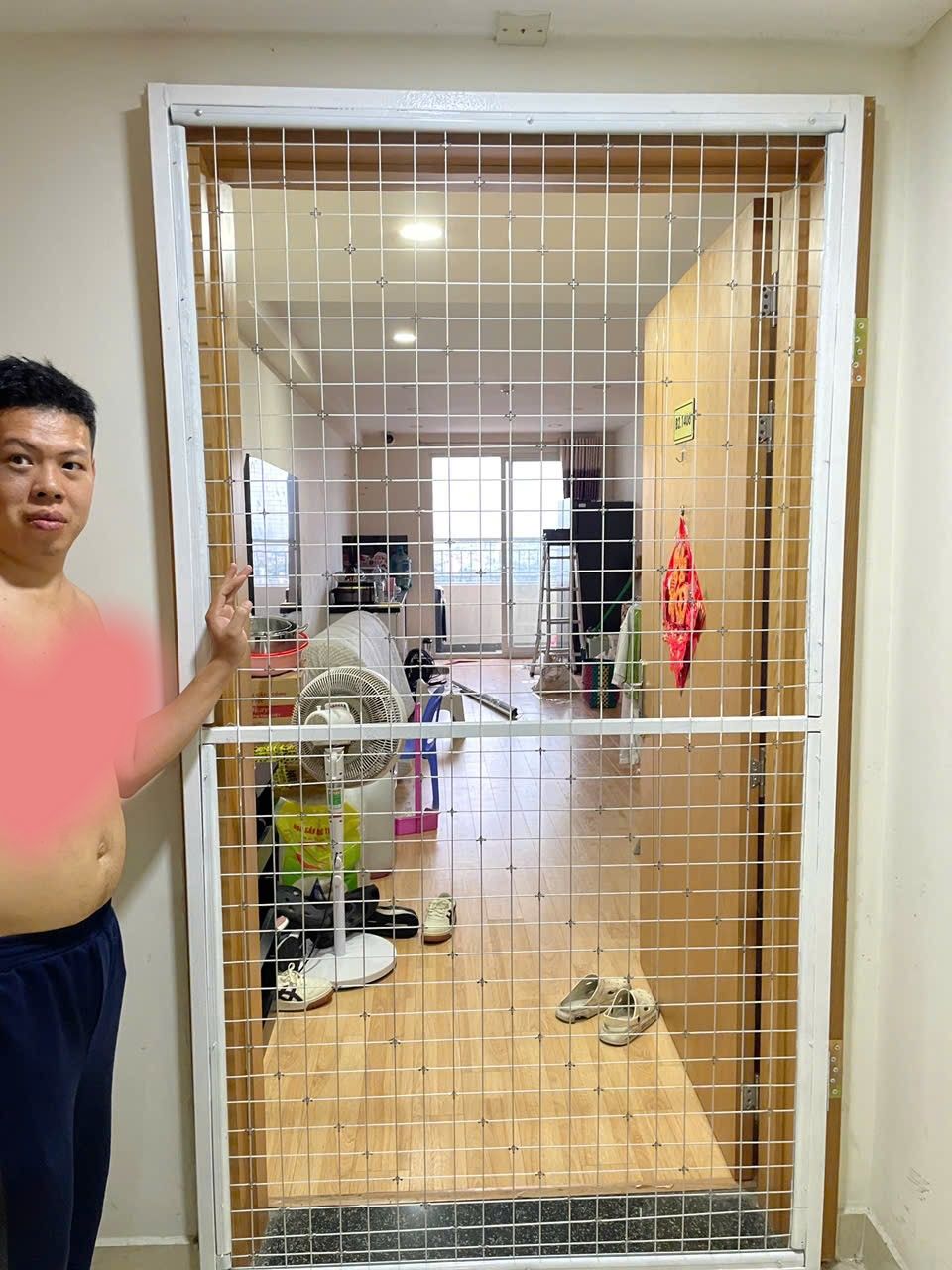 Cửa đi đóng mở chống mèo, thú cưng từ lưới an toàn