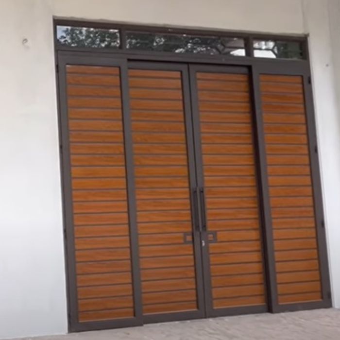 Cửa sắt trượt quay màu vân gỗ cao cấp