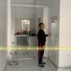 Cửa xếp lá nhôm màu trắng đục với cơ chế xếp gọn tinh tế