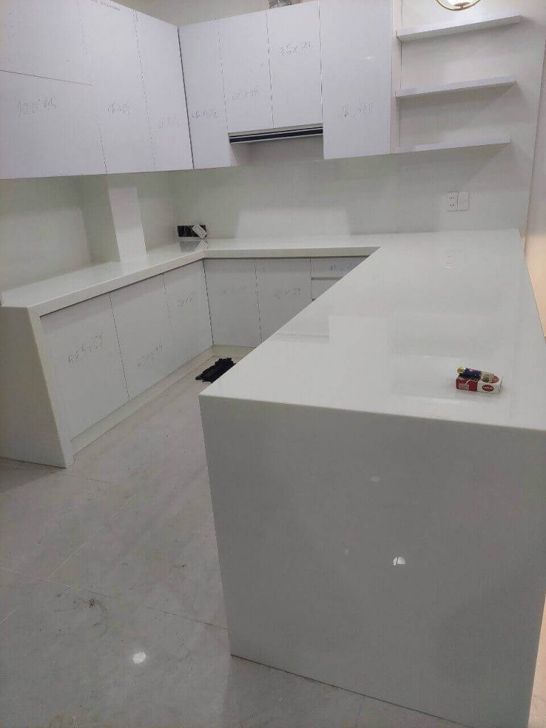 Đá Lamar bàn bếp ít bám dầu mỡ dễ vệ sinh