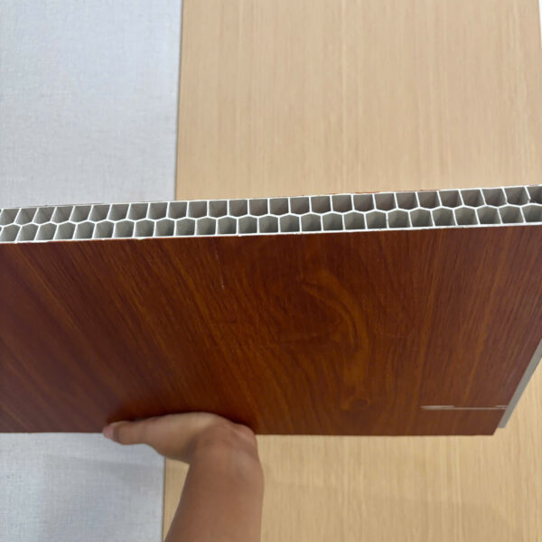 Lớp lõi tổ ong của tấm Nano PVC