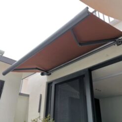 Mái hiên tự động cao cấp hiện đại nhất che nắng mưa