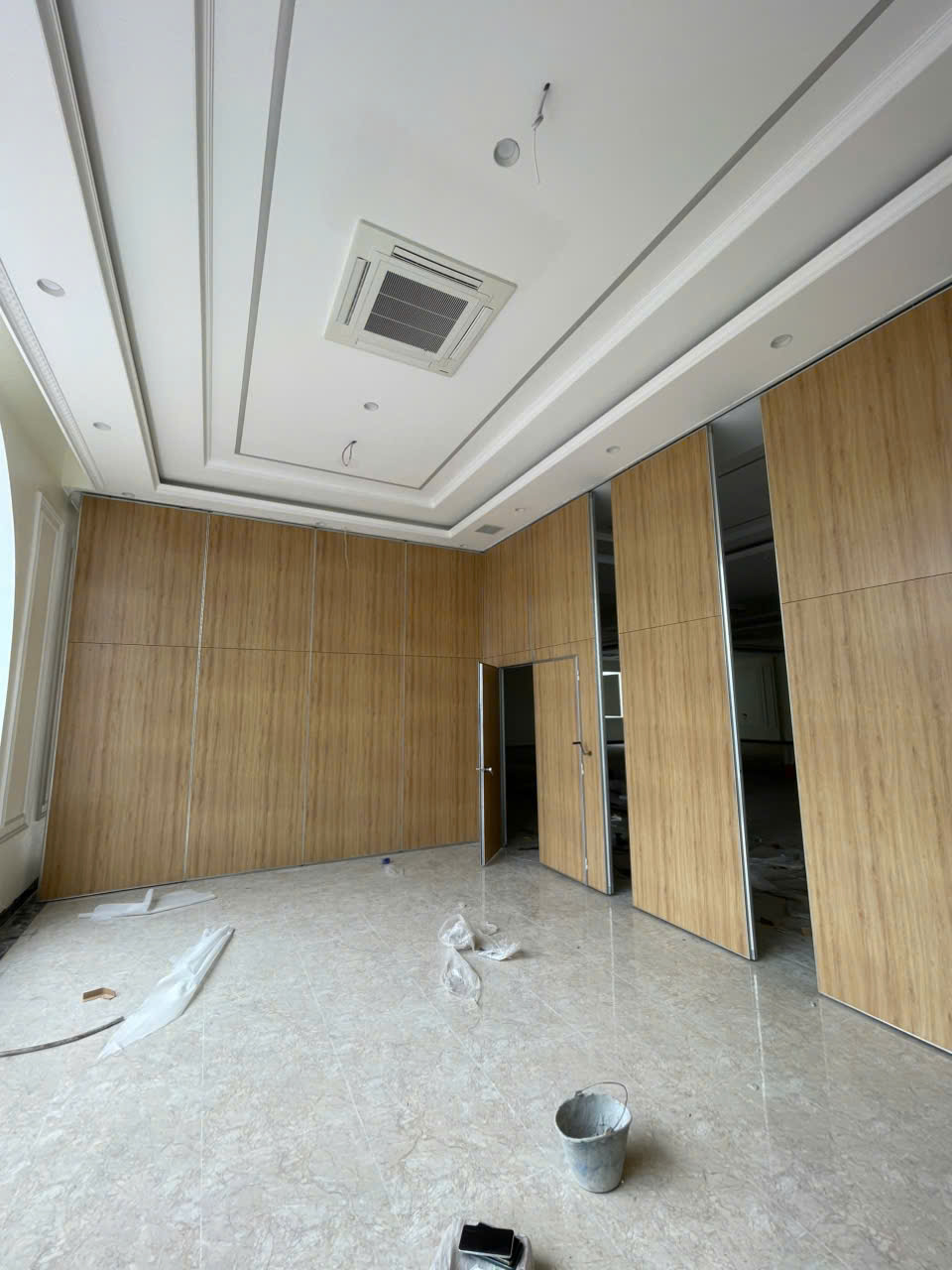 Chi tiết vách ngăn phòng di động gỗ MDF