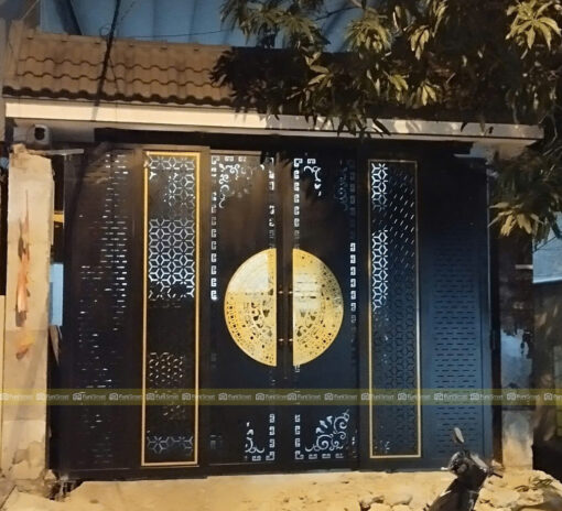 Cửa cổng sắt trượt quay màu đen CNC đẹp xu hướng
