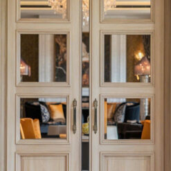 Mẫu cửa gỗ khách cần làm