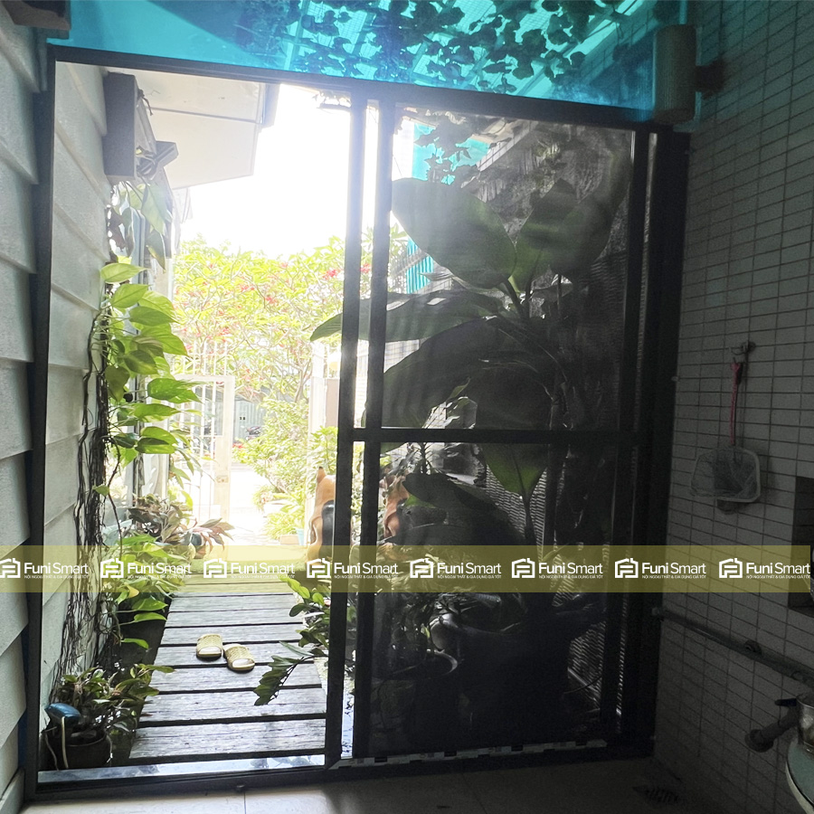 Cửa lùa inox chống muỗi 1 cánh ray đơn Funismart