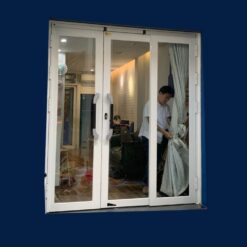 Cửa trượt quay 3 cánh màu trắng