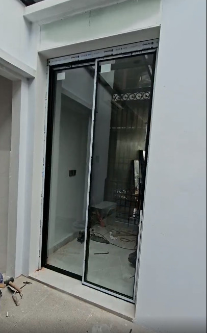 Cửa Slim trượt quay 2 cánh nhỏ gọn