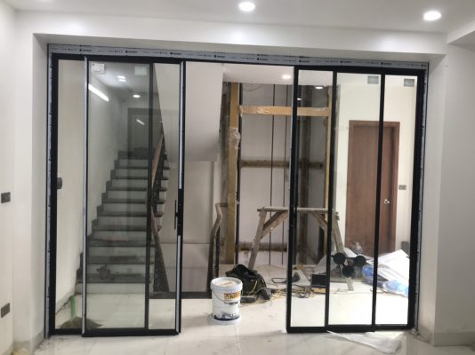 Cửa trượt quay Slim cách âm chắn bụi