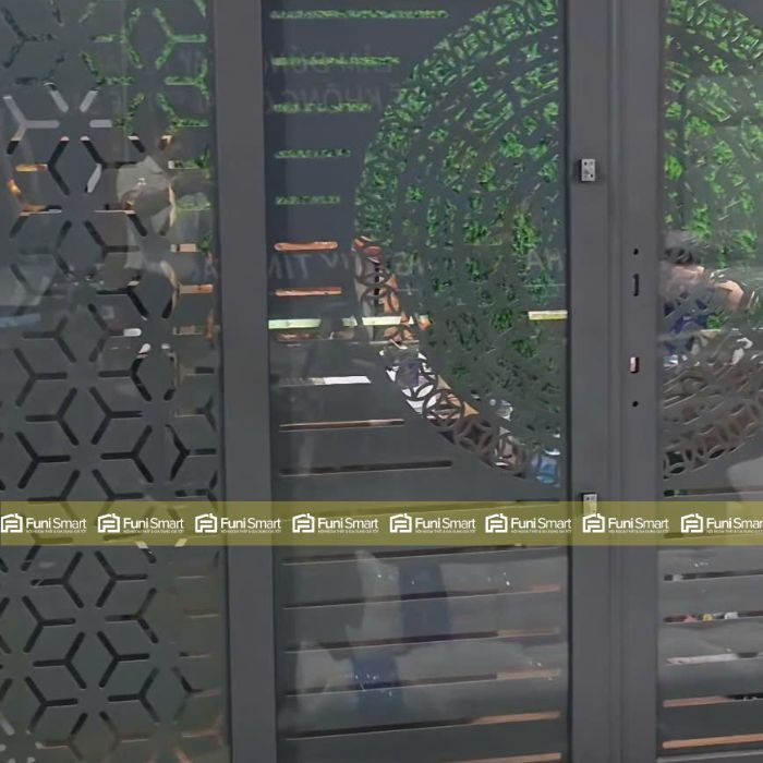 Cửa trượt quay tấm CNC kết hợp kính