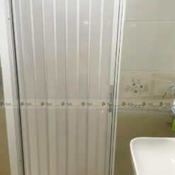 Cửa xếp lá nhựa nhà vệ sinh trắng đục Funismart