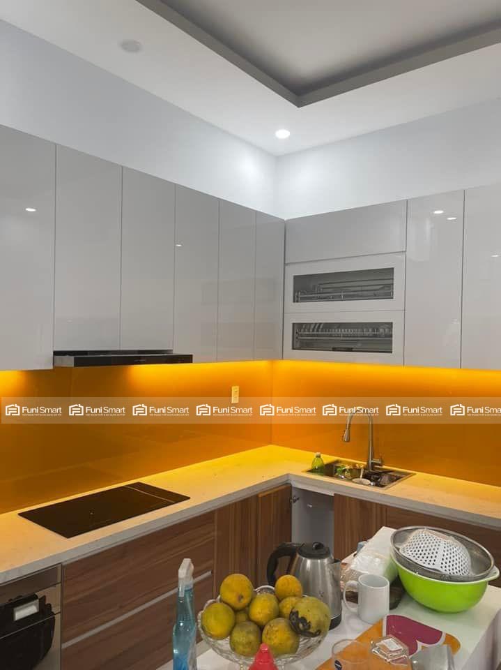 Tủ bếp đẹp tông vàng cam rực rỡ