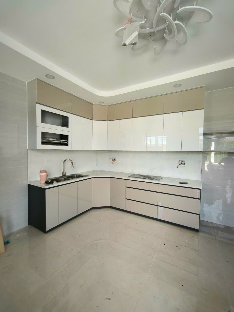 Tủ bếp nhựa Picomat đẹp hiện đại