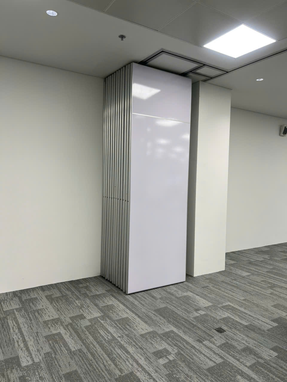 Vách ngăn di động không ray dưới 