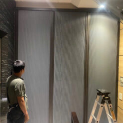 Vách ngăn tổ ong cửa chính hệ xích cánh nối